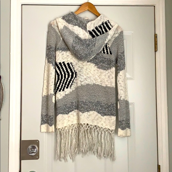 Mystree Sweater - Picture 2 of 2